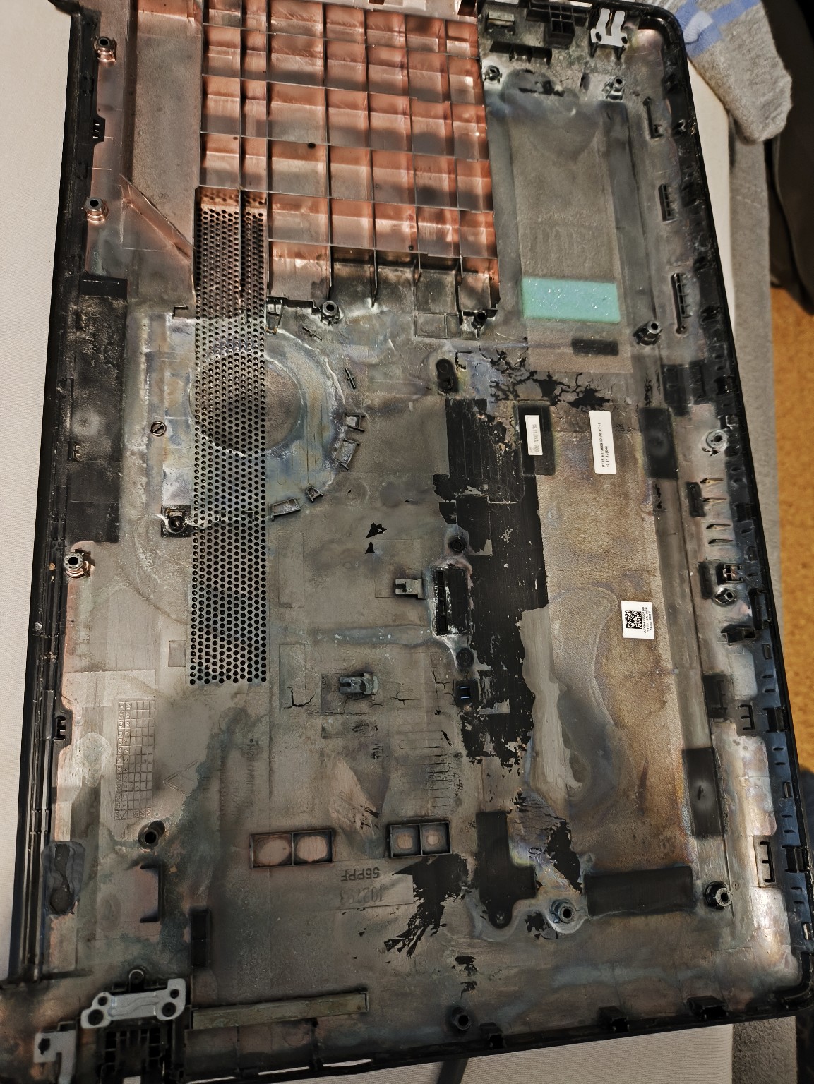 HT03XL Battery Leakage – Device Destroyed – Safety Risk - HP Support ...