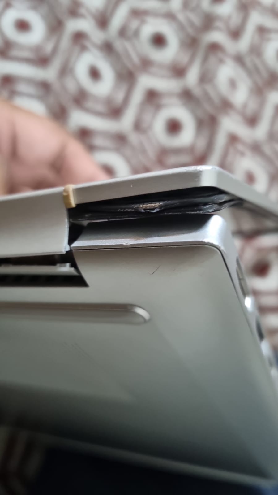 Hp Laptop Hinge Quality Issue - HP Support Community - 9432019