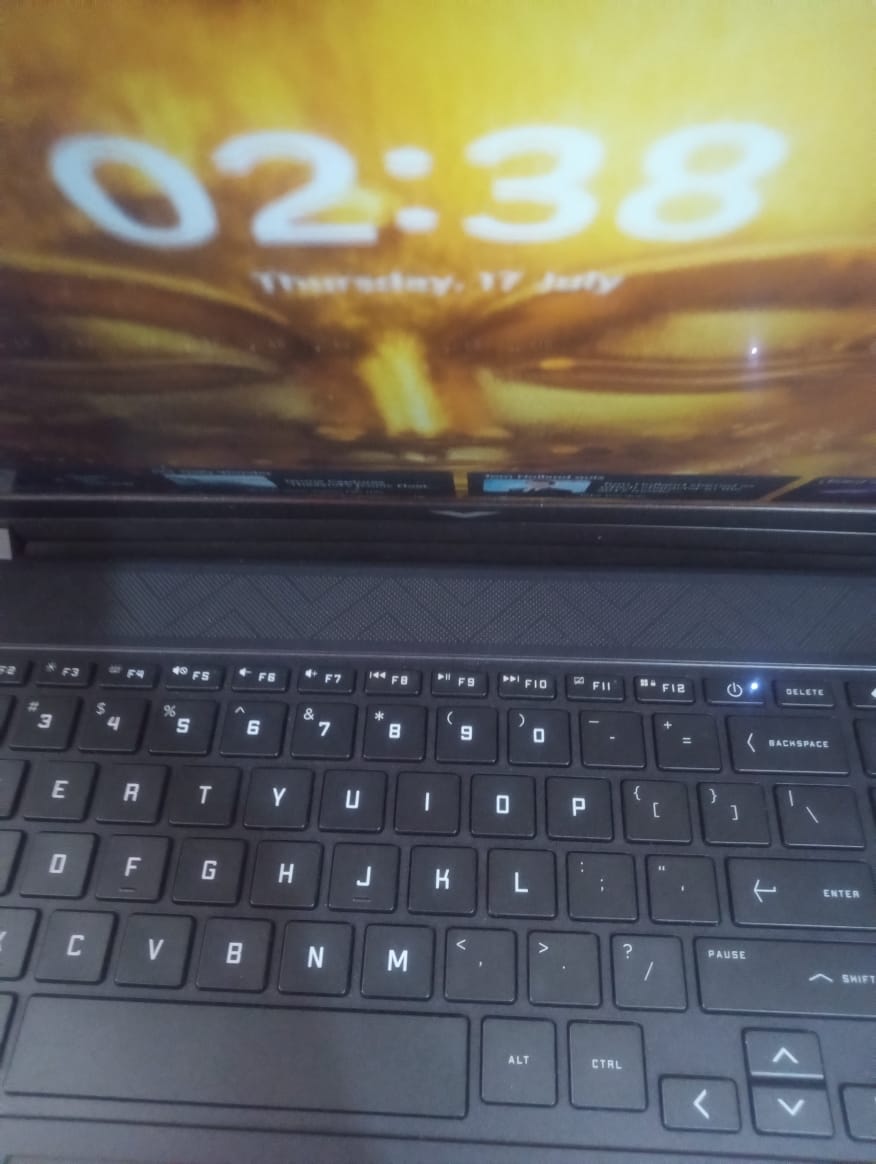 Laptop lid not closing properly and screen bends while closi... - HP ...