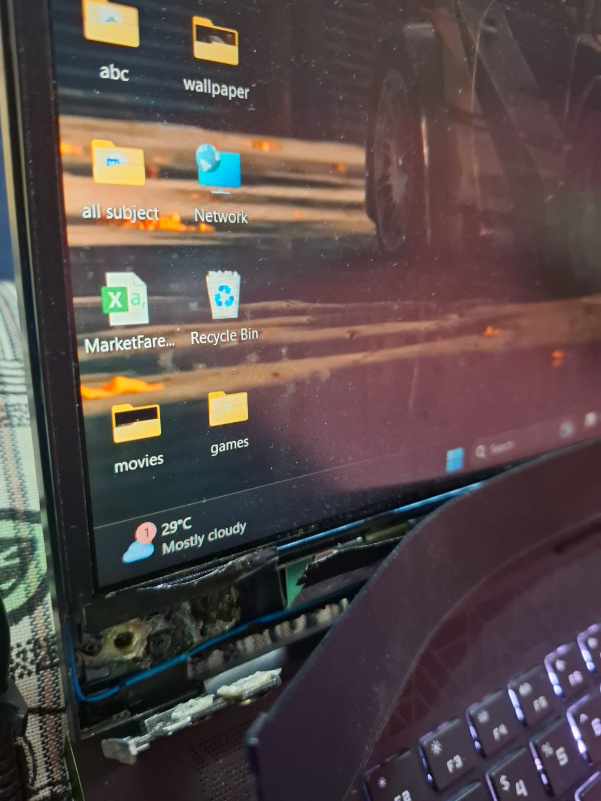 HP omen 16 Faulty hinges broke my frame and display. - HP Support ...