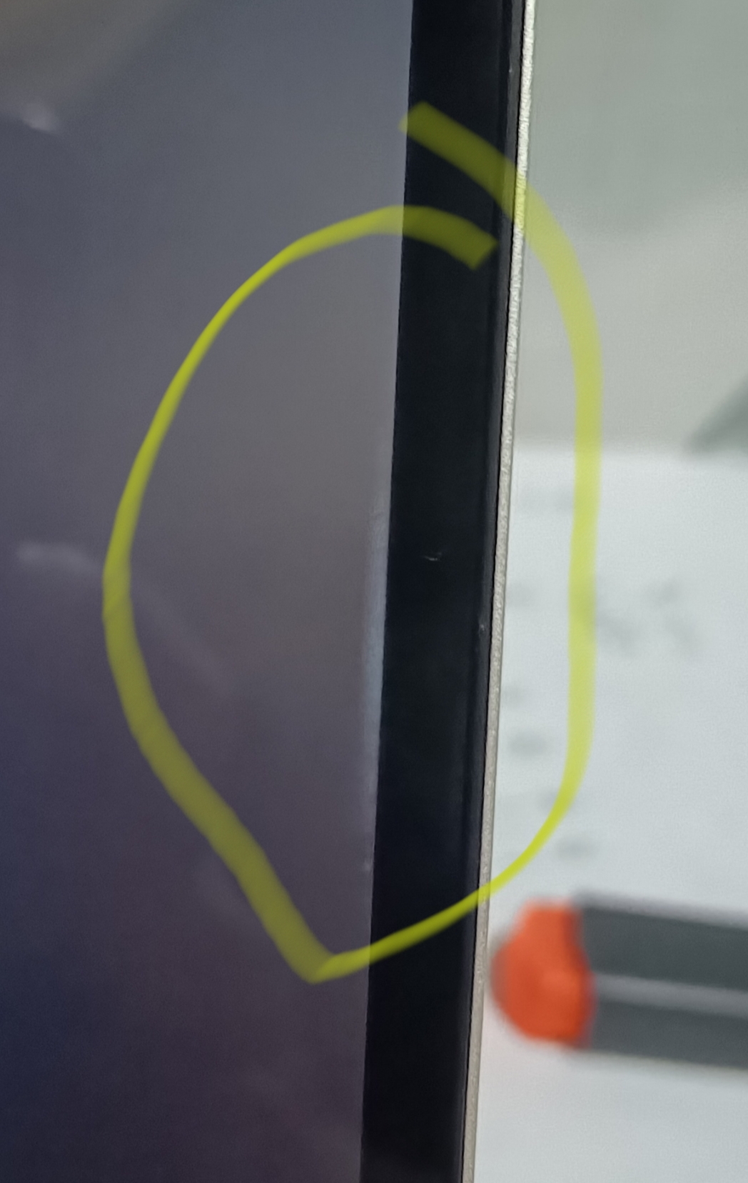 White line on the right border of my screen - HP Support Community ...