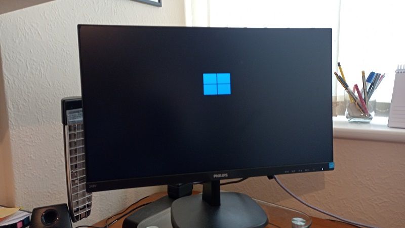 Windows 11 boot logo and nothing else