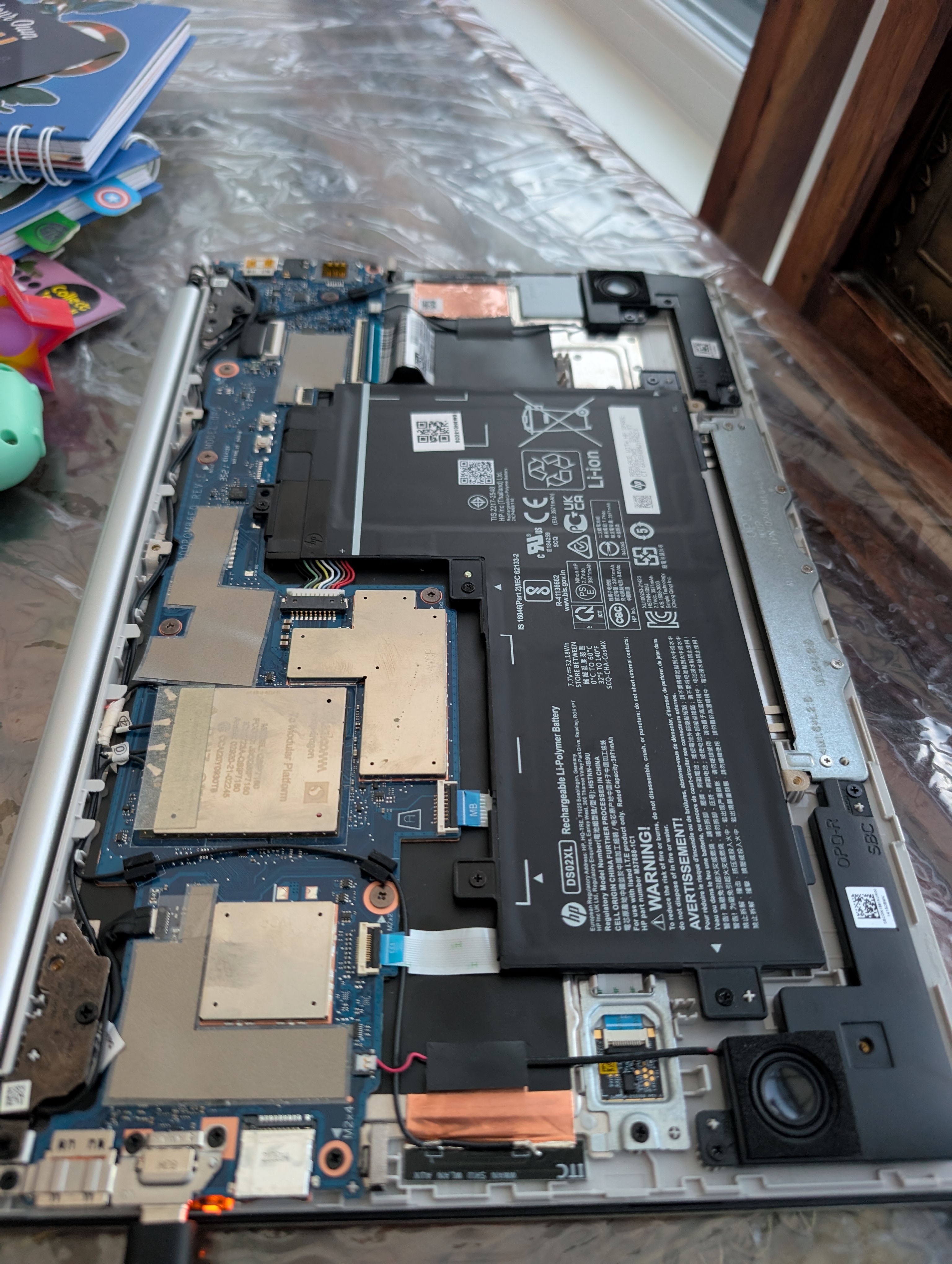 Hp 4g lte black screen only power light on - HP Support Community - 9473231