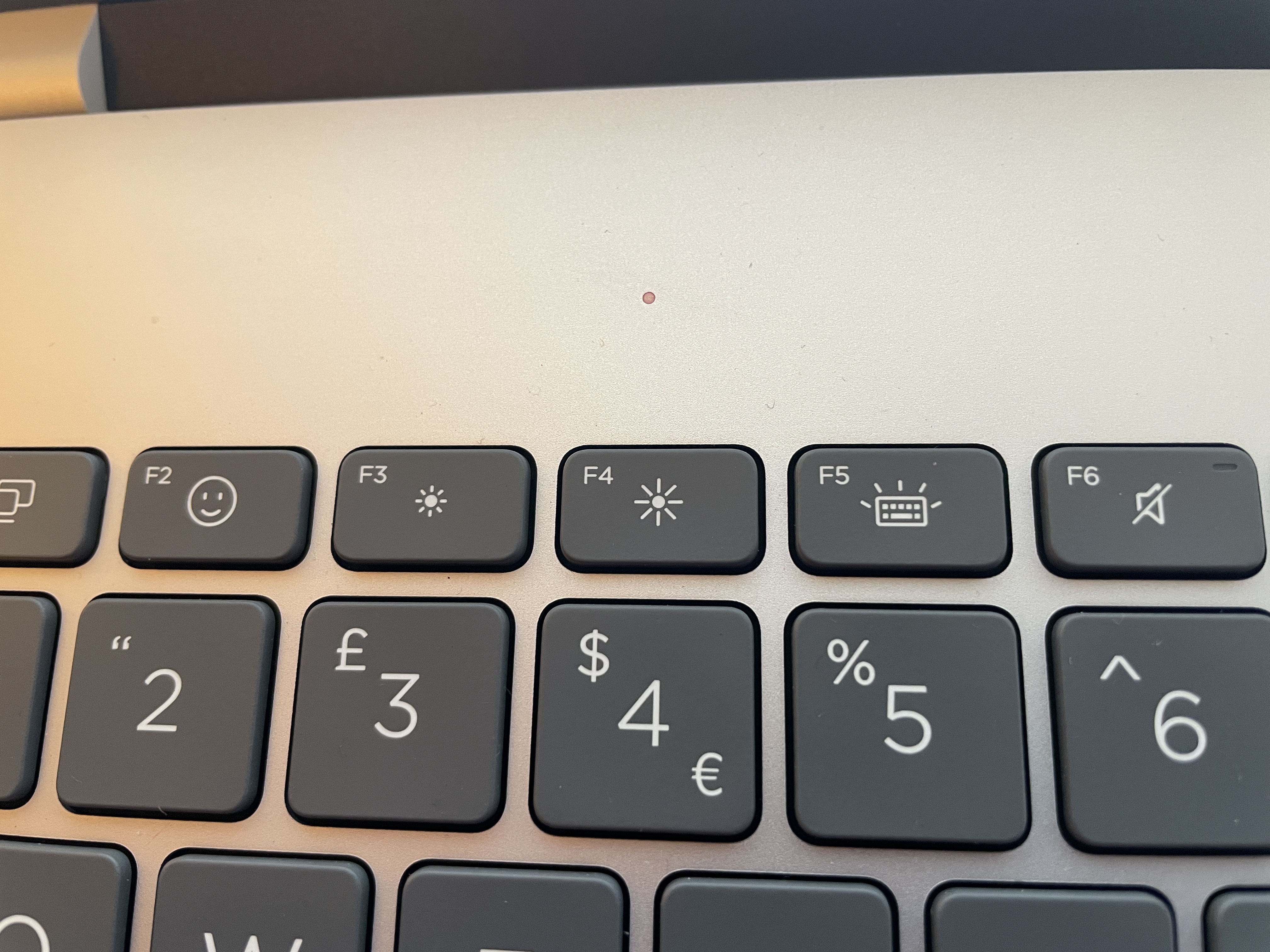 Solved: Indicator on Omnibook 7 laptop keyboard - HP Support Community ...