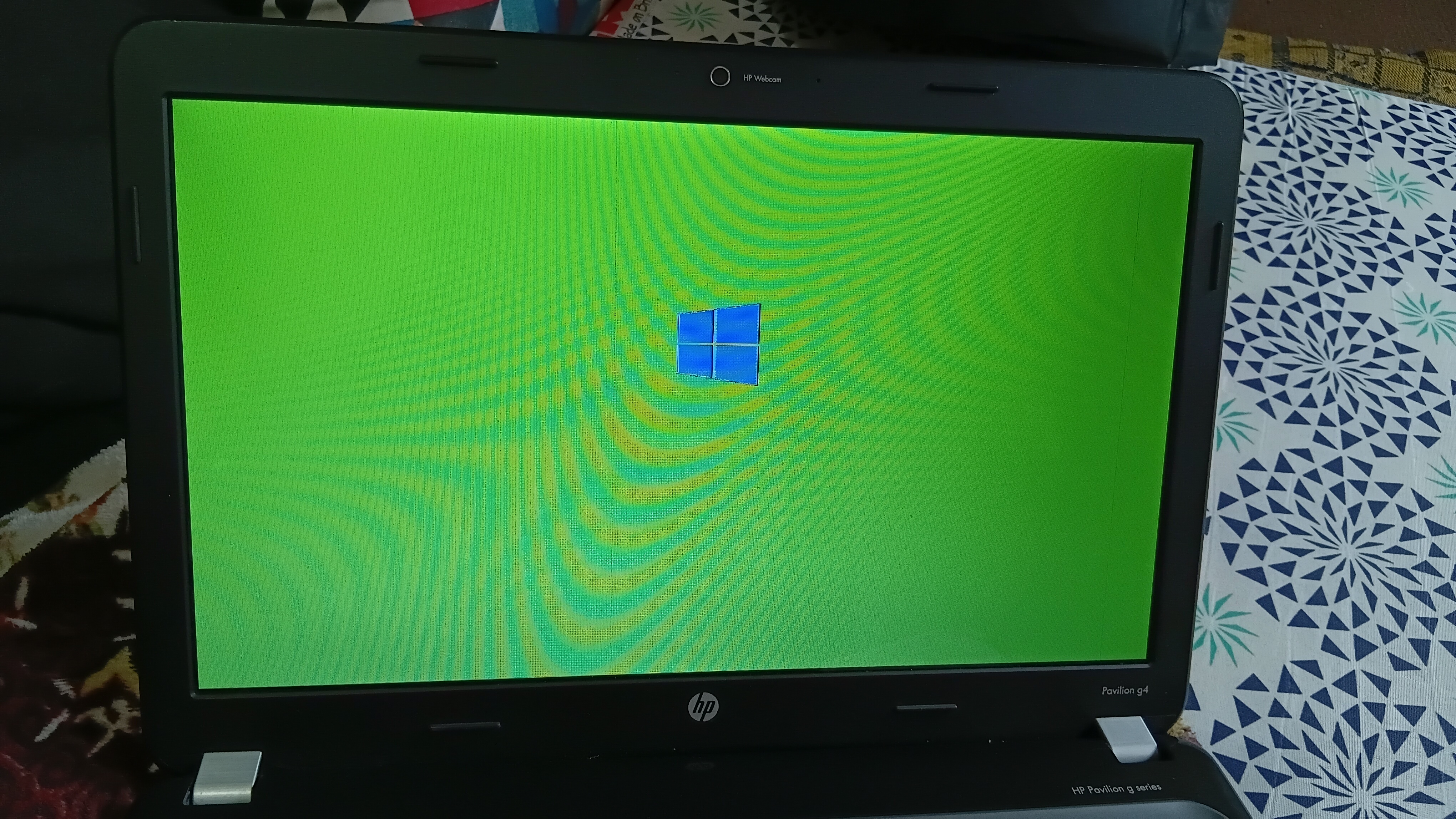 Laptop screen turned Green - HP Support Community - 9610725