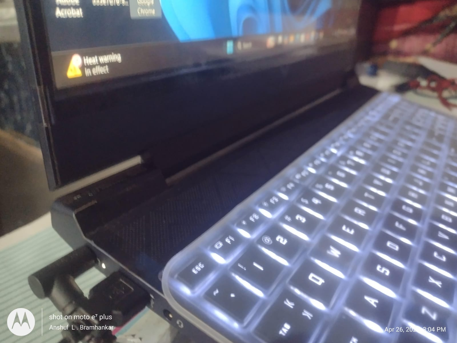 laptop charging LED indicator is showing a white light even ... - HP ...