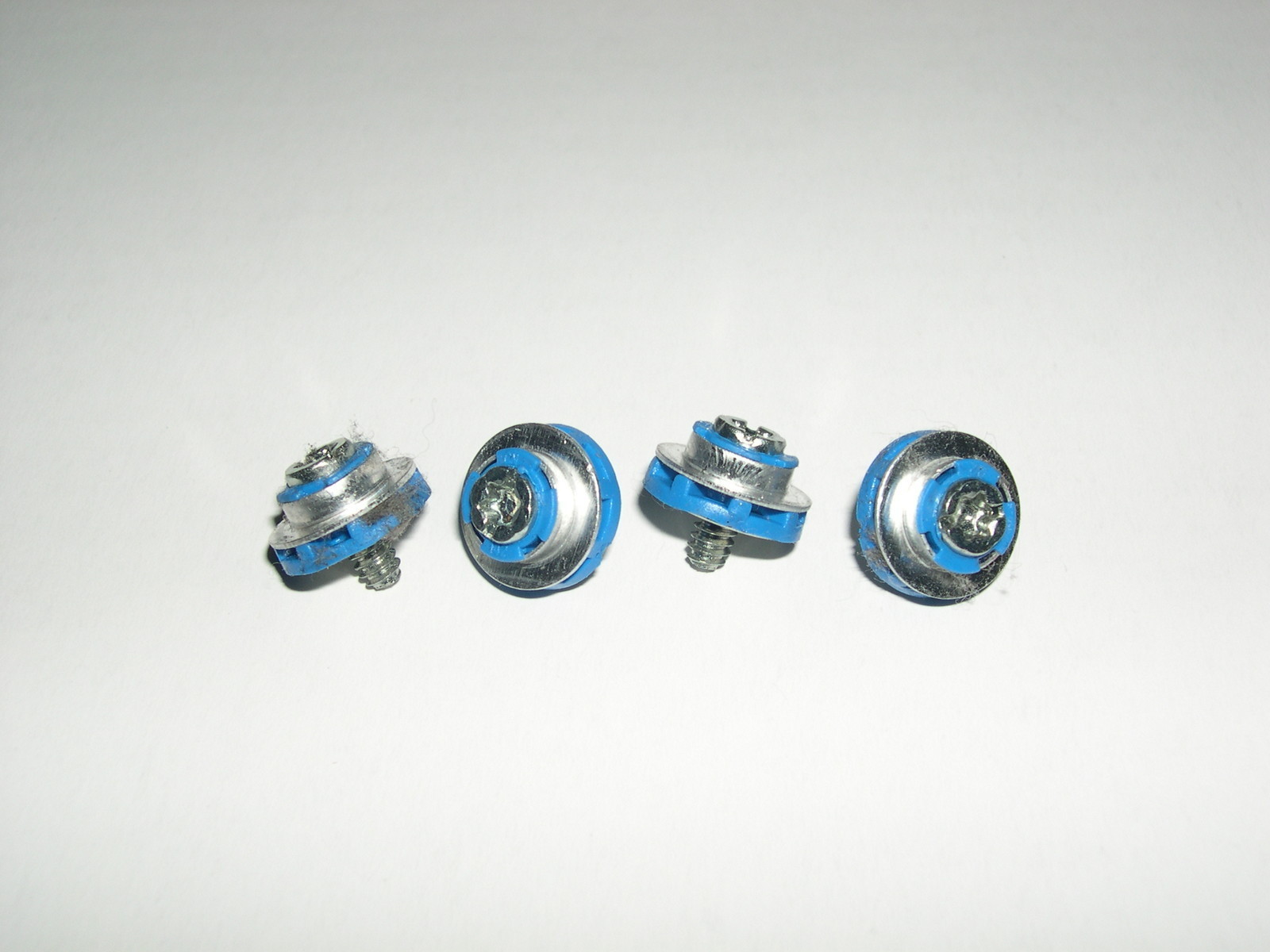dc7800 screws.JPG