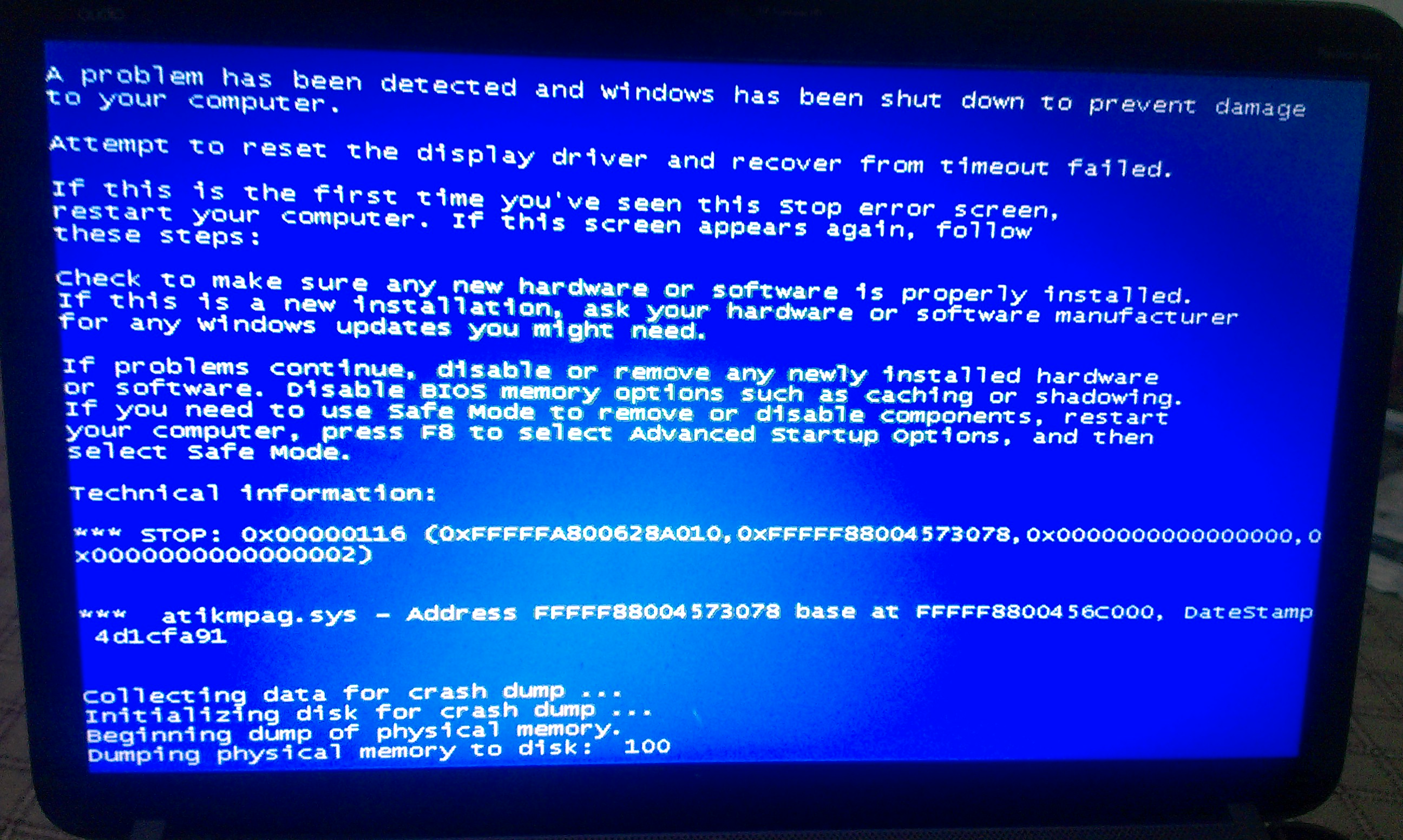 computer showing blue screen error
